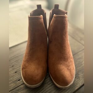 Brown/Tan Booties, Women's Size: 8